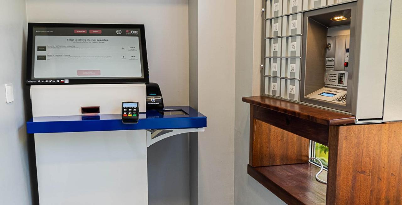 קזאלה מונפראטו Business Hotel מראה חיצוני תמונה