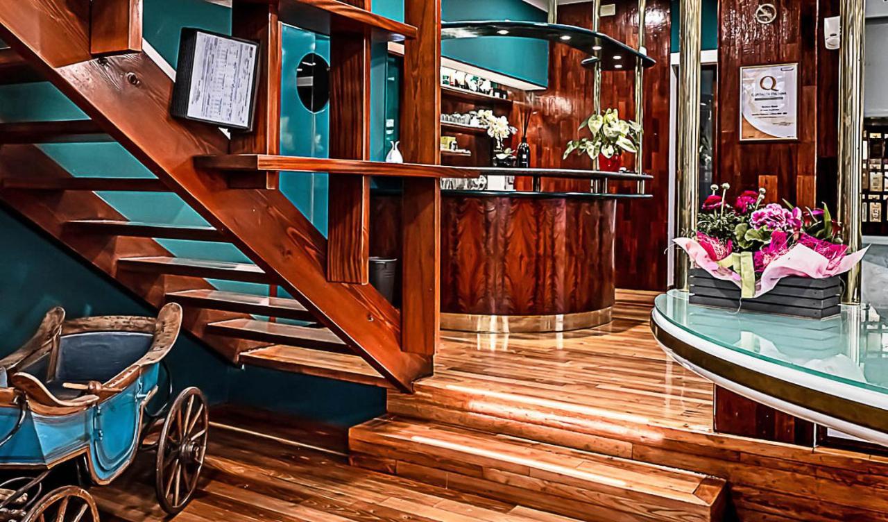 קזאלה מונפראטו Business Hotel מראה חיצוני תמונה