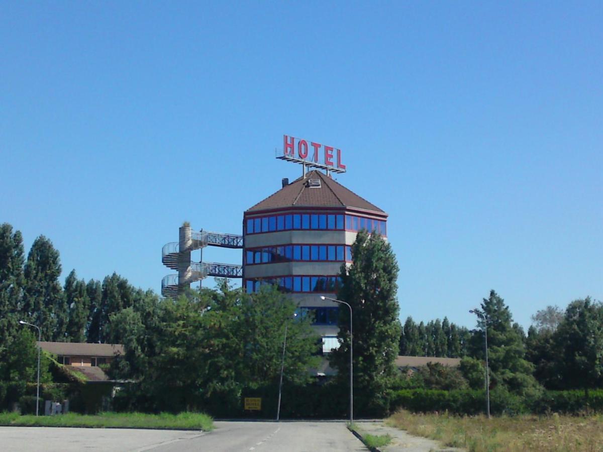 קזאלה מונפראטו Business Hotel מראה חיצוני תמונה